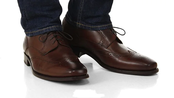 brown-shoes-with-jeans-1024x576.jpg
