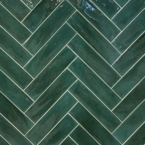 Cifre-opal-emerald-handvorm-tegels-Vlagsma-tegelwalhalla-1-480x480.jpg