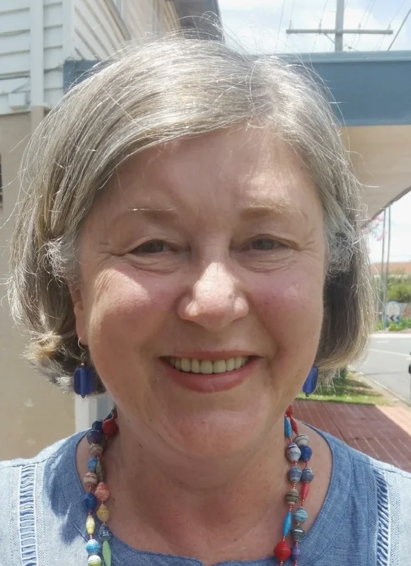 Headshot of Mary.jpg
