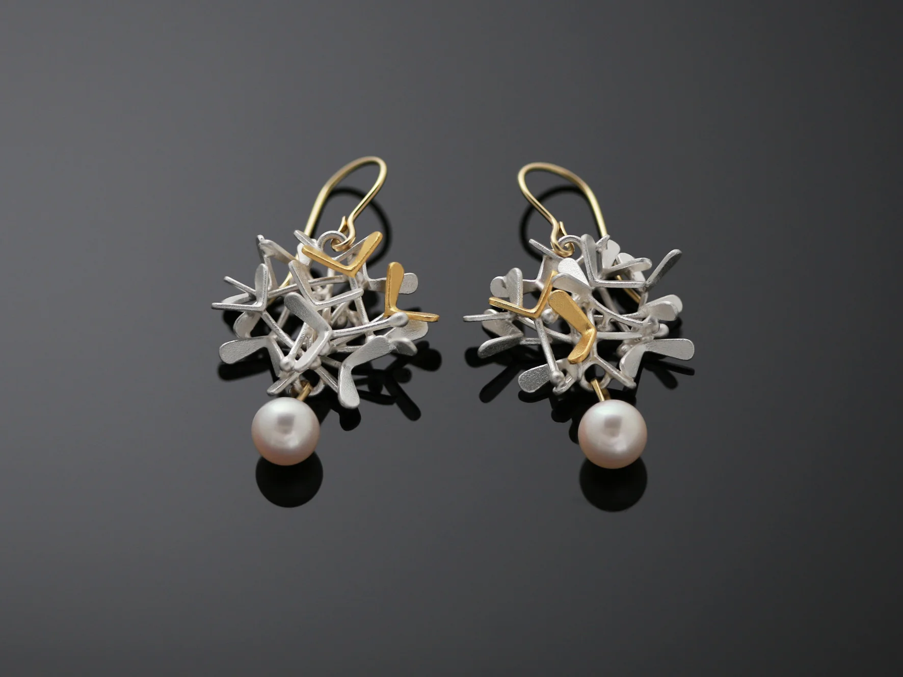 Flying Seeds/ earrings 4KB with pearls