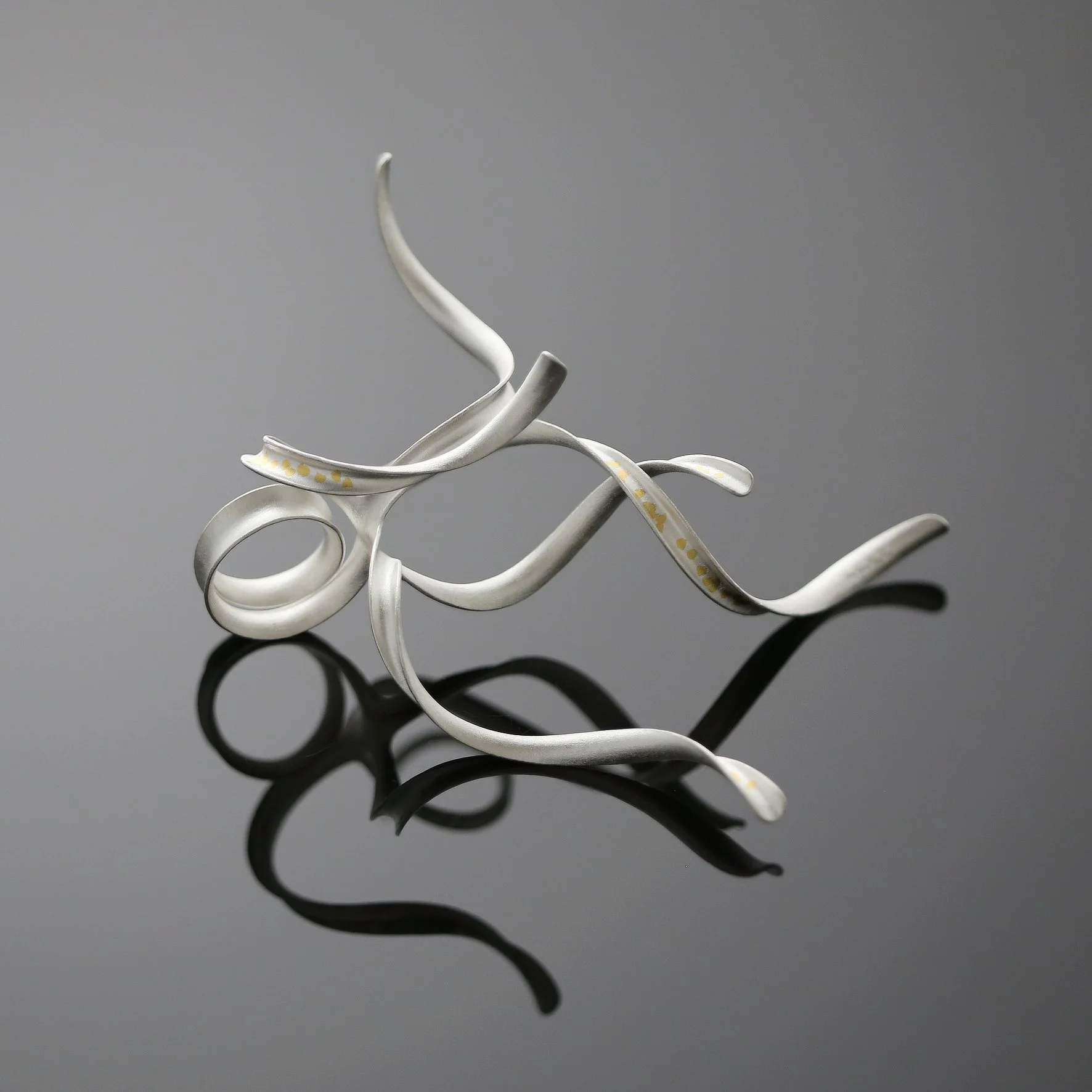 WINDY  ring