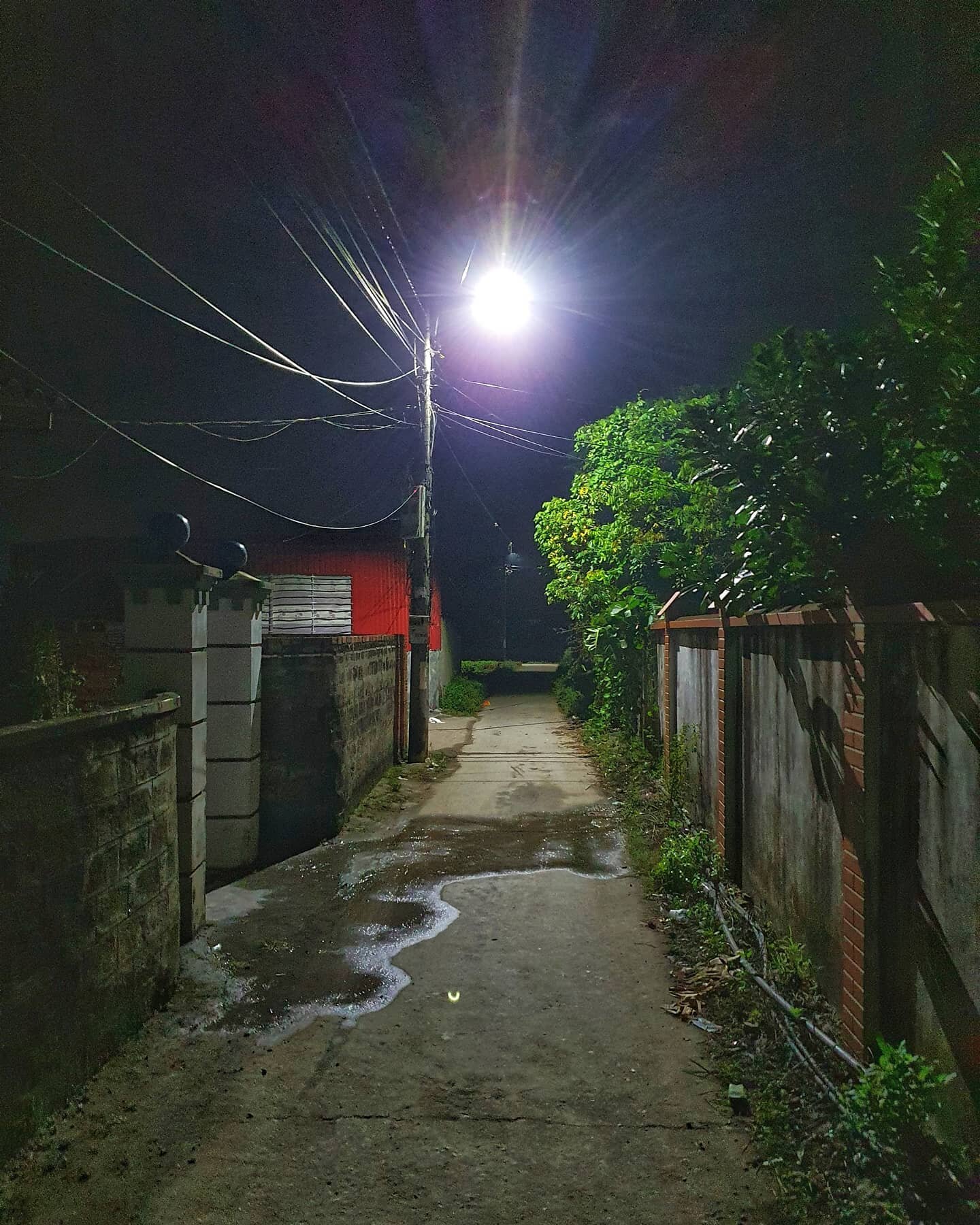 Our days filming started at 3am in this alley way in Hai Phong, Vietnam. 
.
.
#wanderingsouls #vietnam #liệtsĩ  #martyrs #documentary #filmmaking #haiphong #vietnam #documentaryfilmmaker #documentarylife #v&eacute;rit&eacute; #observational  #indepen