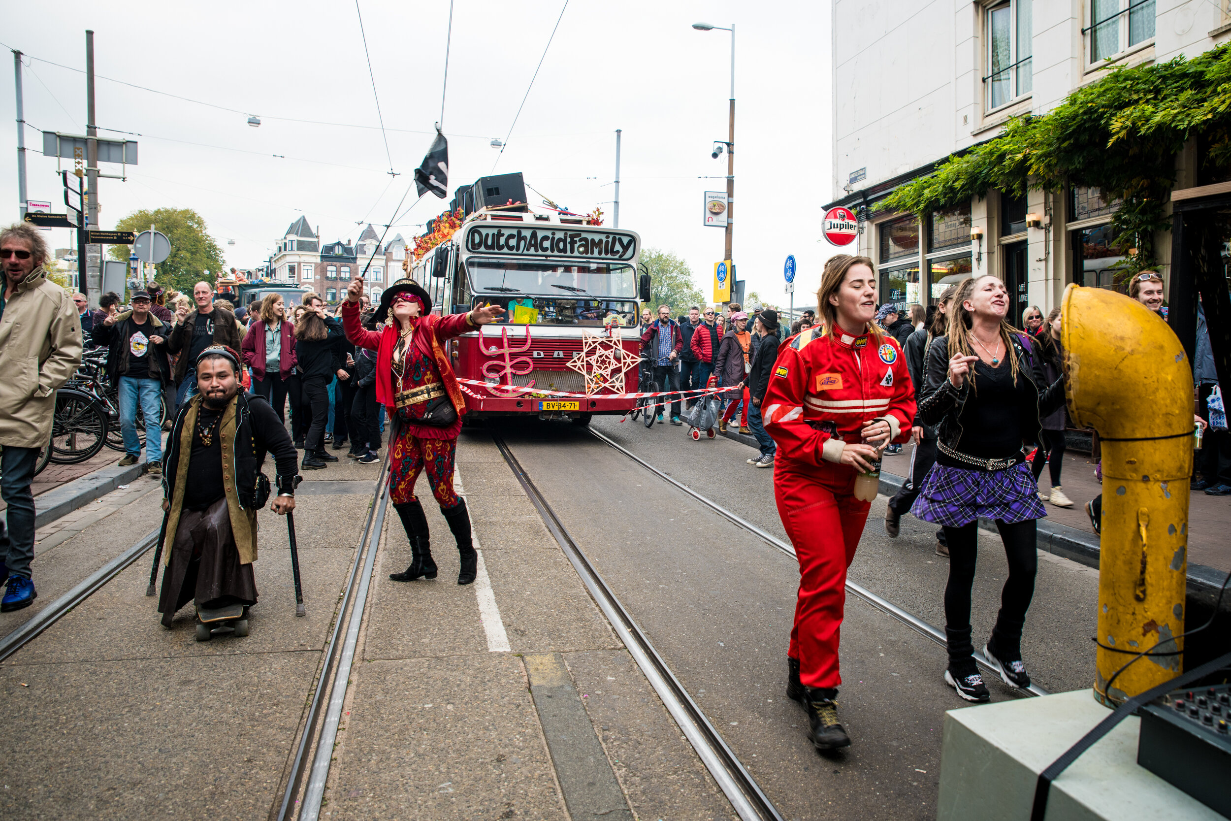 Amsterdam Danst Ergens Voor - by Joyce Goverde 