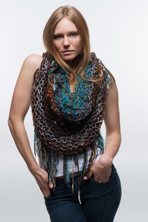 Fringed Cozy Cowl Free Knitting Pattern - 1 ball project!