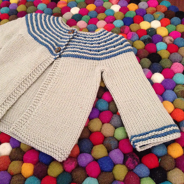 Free knitting patterns baby cardigans