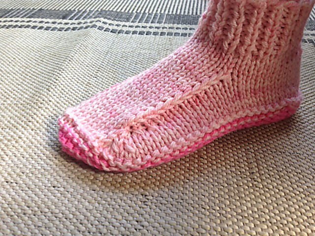 7 Best Slippers Free Knitting Patterns — Blog.NobleKnits