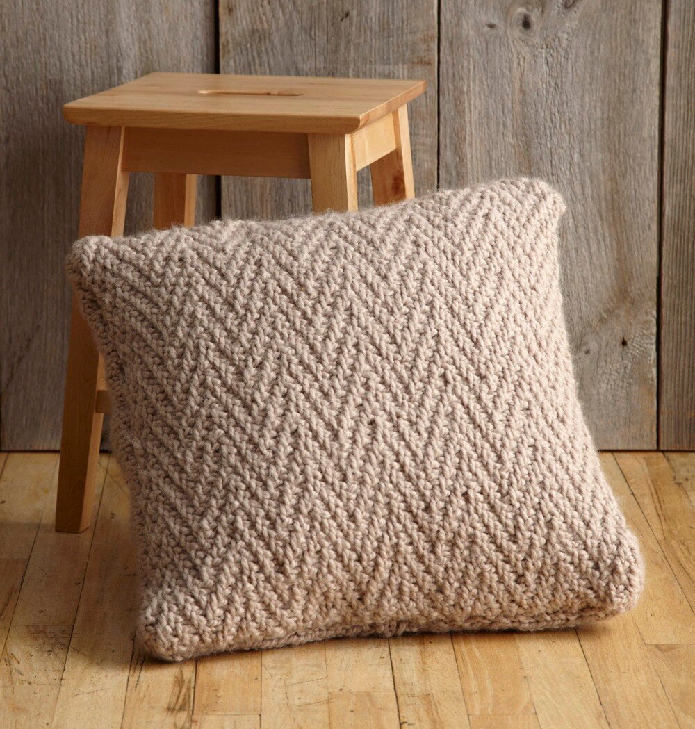 Chunky Throw Pillow Set - Free Pattern - Knifty Knittings