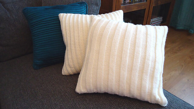 10 Free Pillow and Cushion Knitting Patterns to Cozy Up Any Space —  Blog.NobleKnits