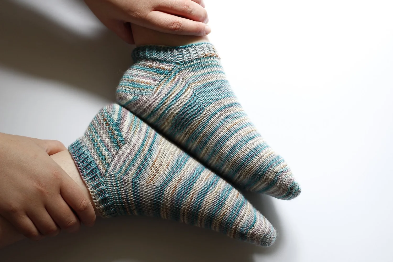Step Up Your Sock Game: 11 Free Ankle Sock Knitting Patterns — Blog ...