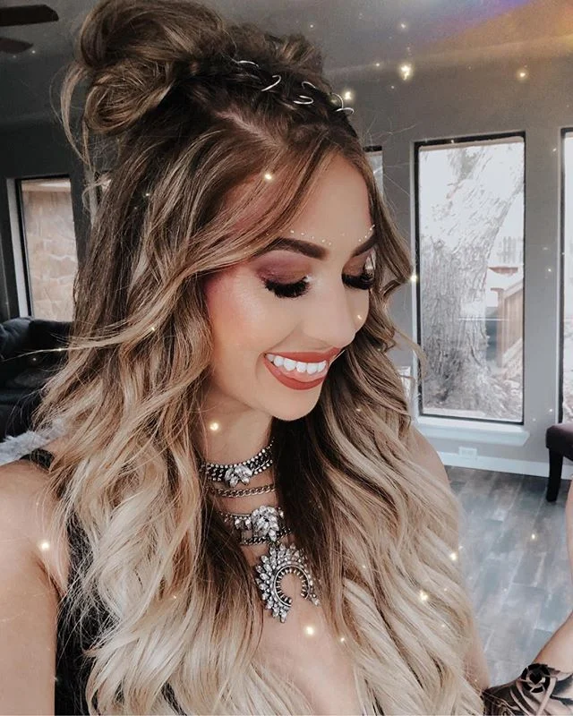 Having major fomo from all of these #coachella photos!!! Like someone transport me there now!! I linked all of my beauty products used for this look!! You can instantly shop my looks by following me on the LIKEtoKNOW.it app http://liketk.it/2B8oF  #l