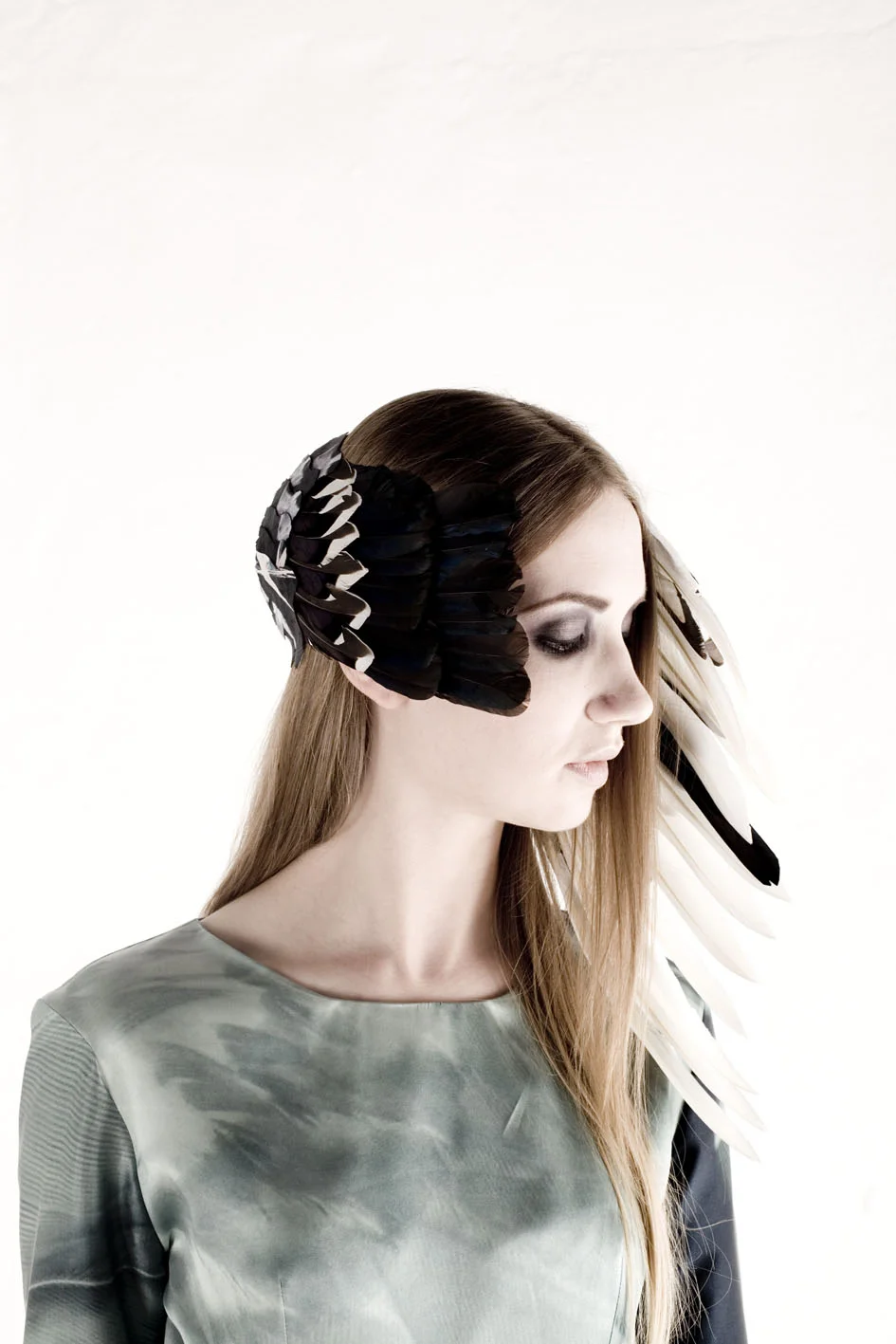 6darkness anna lewis.jpg