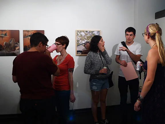 crowd02.jpg