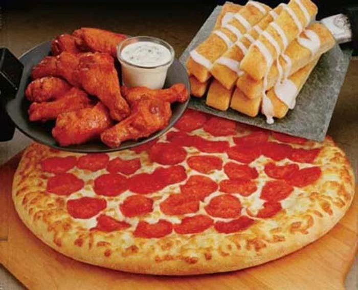 Dominos+spead3.jpg