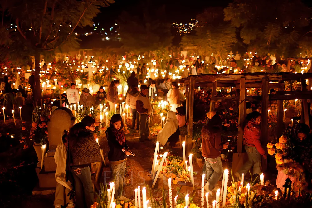 Día de los Muertos : Remembering our Loved Ones 