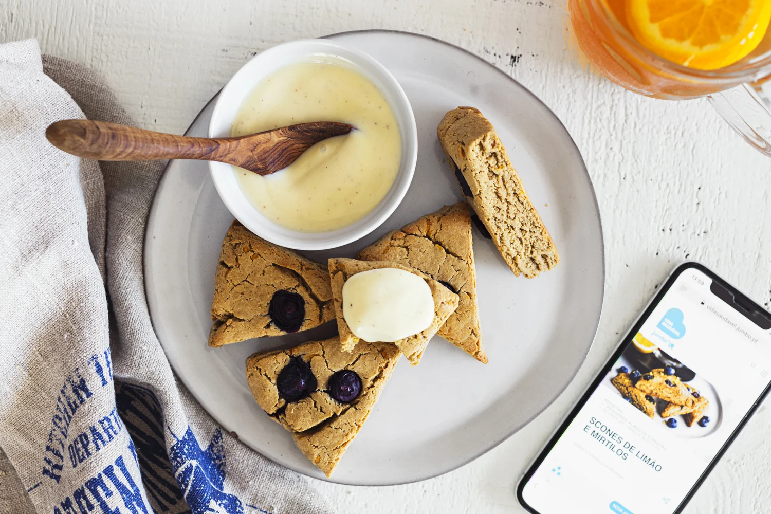 Vegan Mango Cashew Yogurt, the perfect option for a healthy summer breakfast. This recipe is 100% plant-based, delicious and very easy to make.