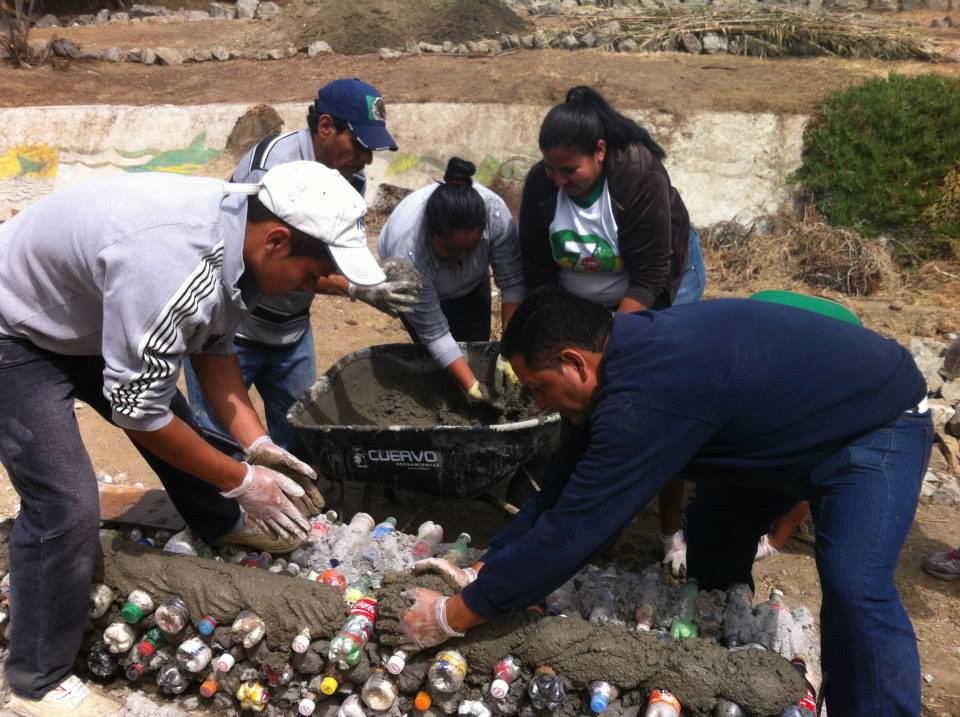 los sauces 4 walls park space trash sustainable contruction plastic bottles.jpg