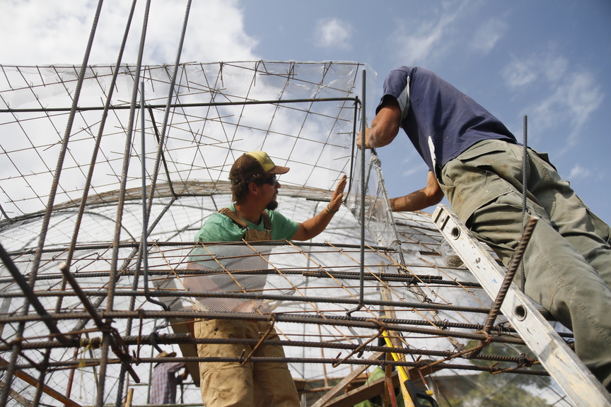 4_walls_tire_structure_colombia_sustainable_trash_construction_steven_wright.jpg