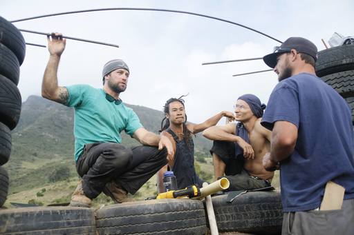 4_walls_los_tecnicos_las_rocas_earthship_tire_sustainable_dome_home_1.jpg
