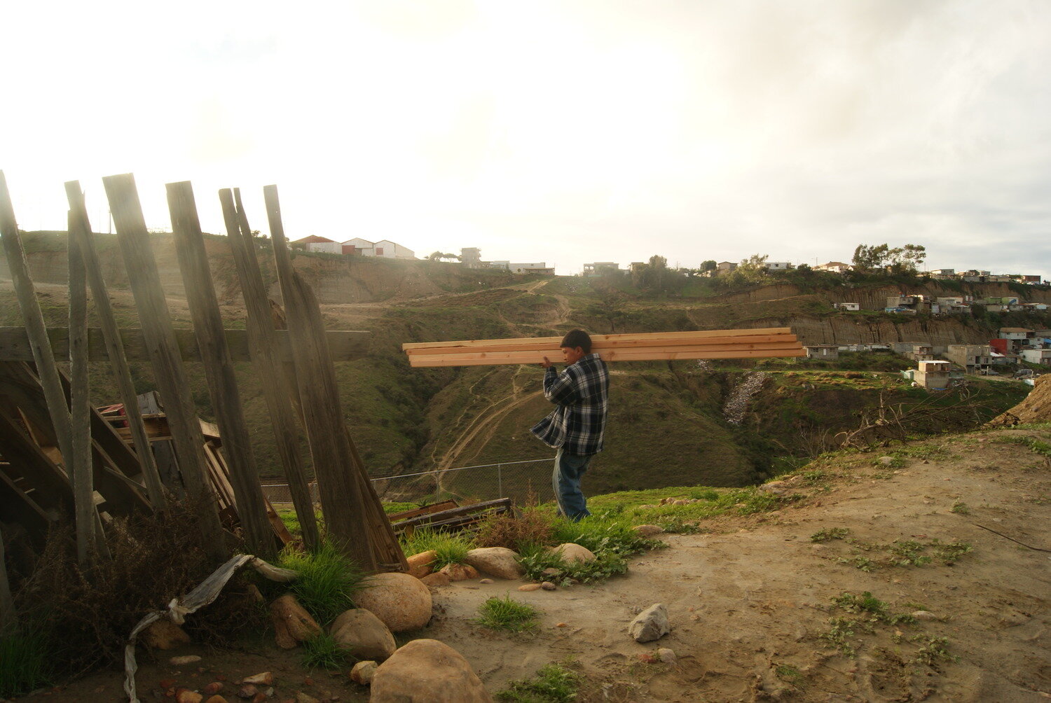 las+hormaguitas+sustainable+architecture+4+walls+international+trash+house+tijuana+children.JPG