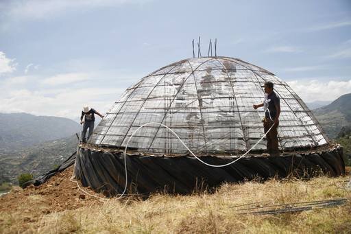 4_walls_colombia_sustainable_tire_house_1.jpg