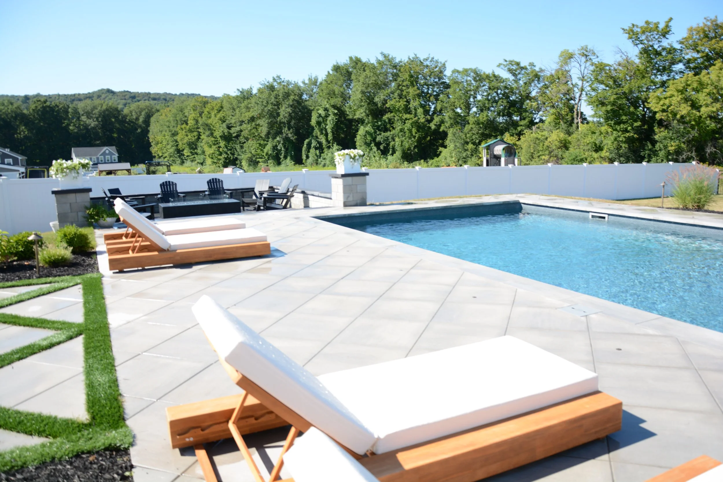 pool-patio-fire-pit-modern-rectangular-turf-inlay.JPG