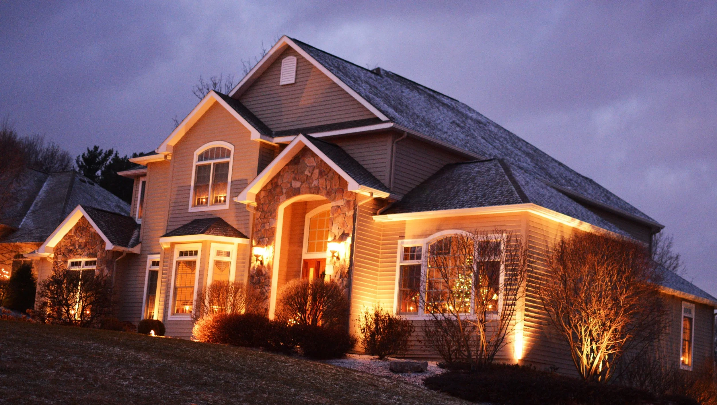 Low Voltage Landscape Lighting in Syracuse: A Homeowner’s Guide