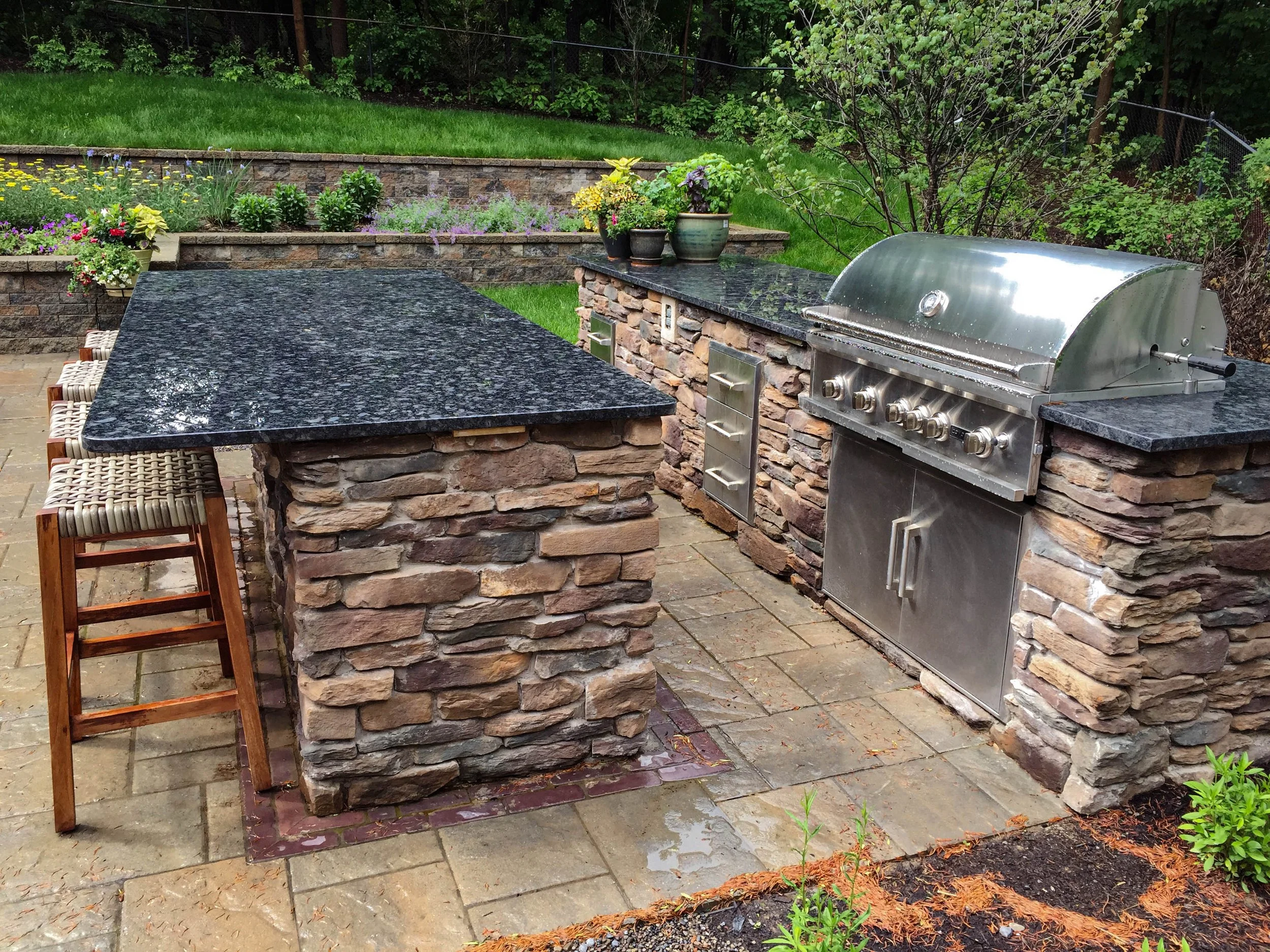 Outdoor grill and bar Rustic.jpg