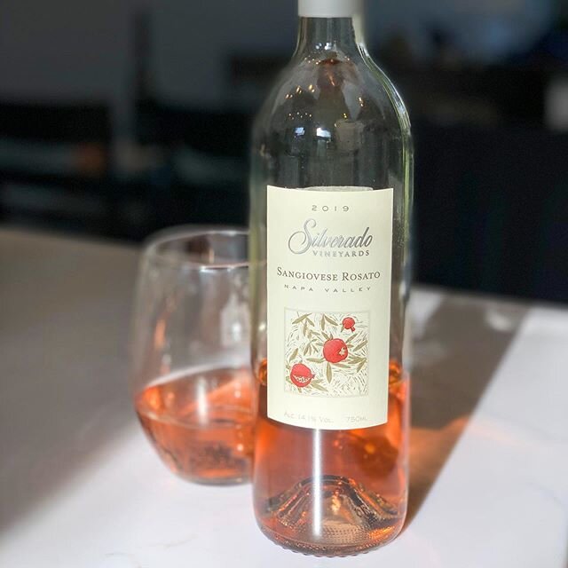 It&rsquo;s #WineWednesday (I&rsquo;ll pretend that isn&rsquo;t every night now) and I found the good light 👌🏼 Silverado&rsquo;s Rosato is 100% Sangiovese from Soda Creek Ranch in Napa and goes great with Schnitzel 😋🥂