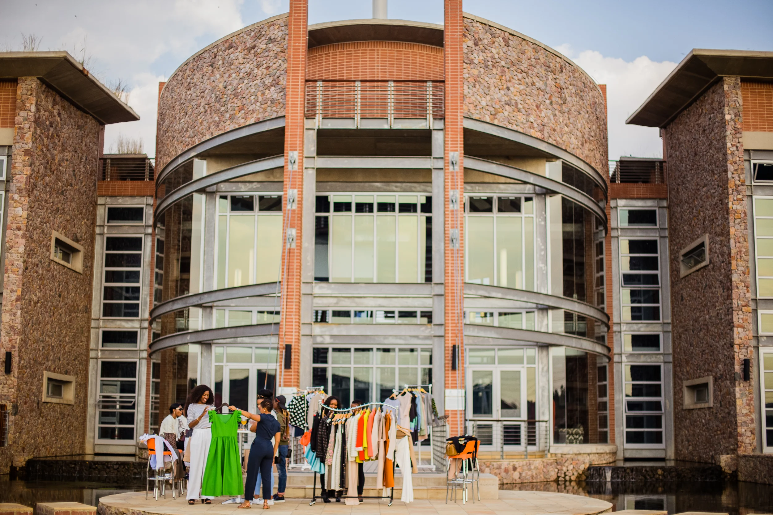 Velegence pop up store