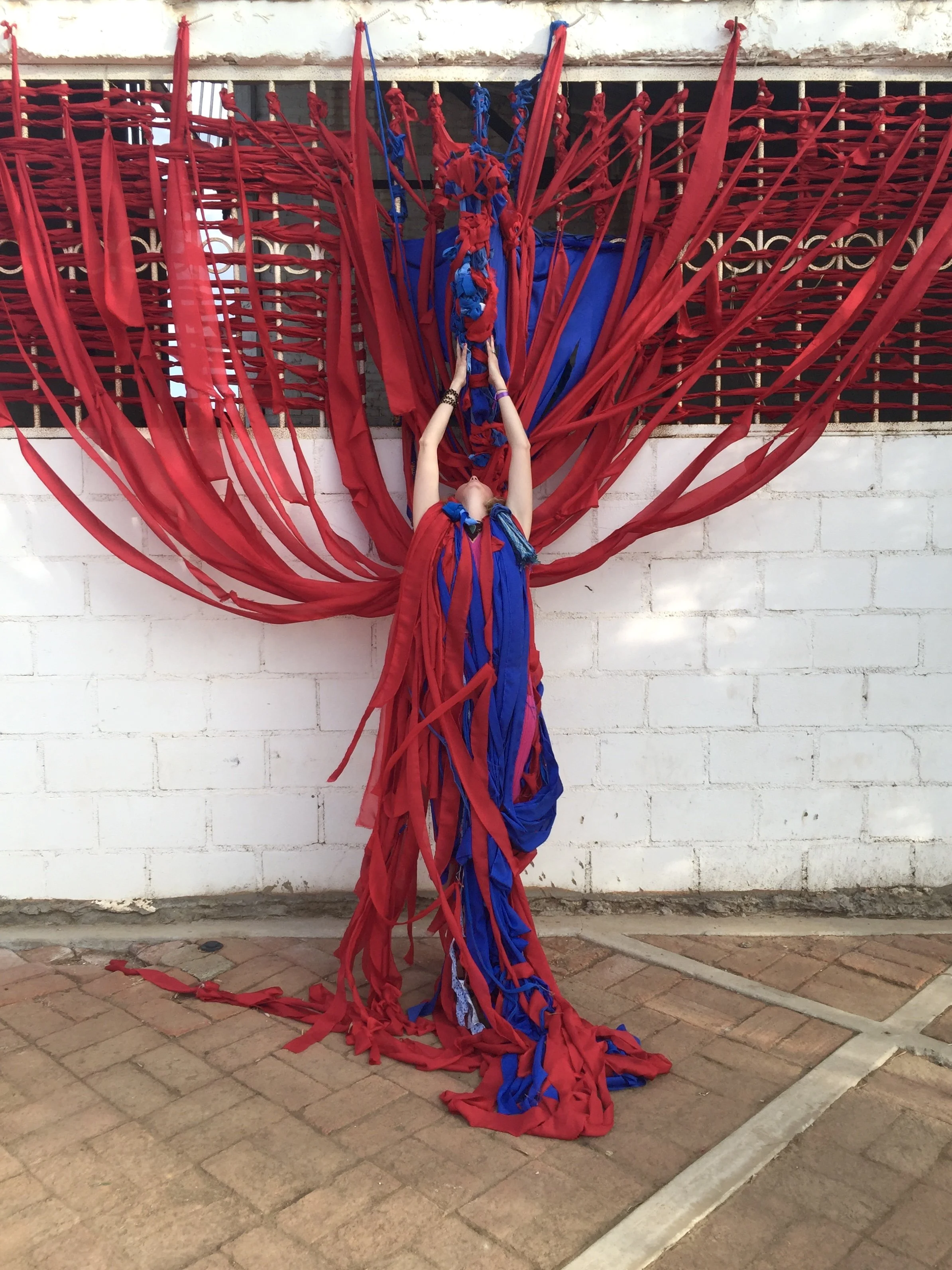 The Squeeze, performance inside installation at Almazara, Mexico.