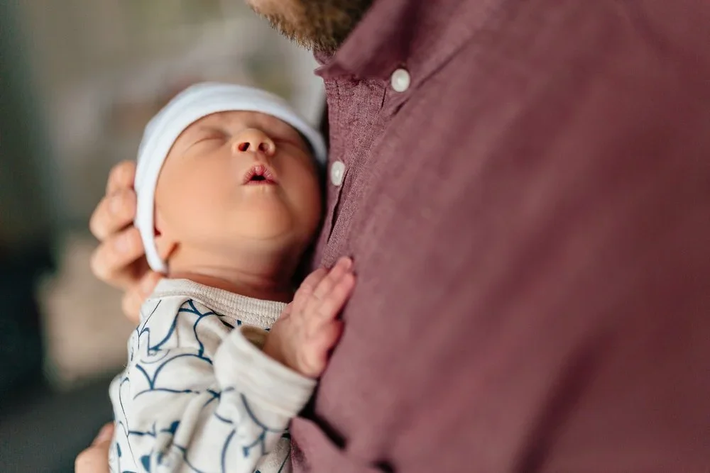 famille-nouveau-ne-bebe-photographe-rive-nord-1.webp