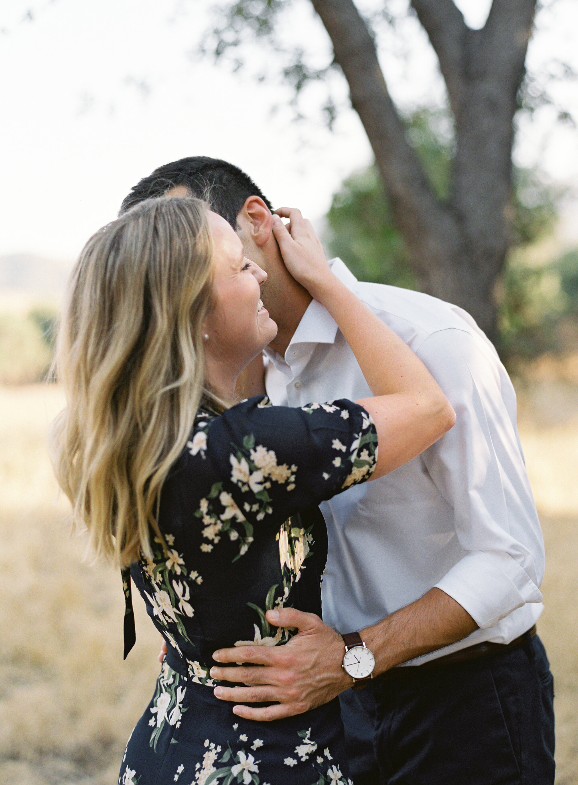 4 - Sunset Kisses for Malibu Engagement.jpg