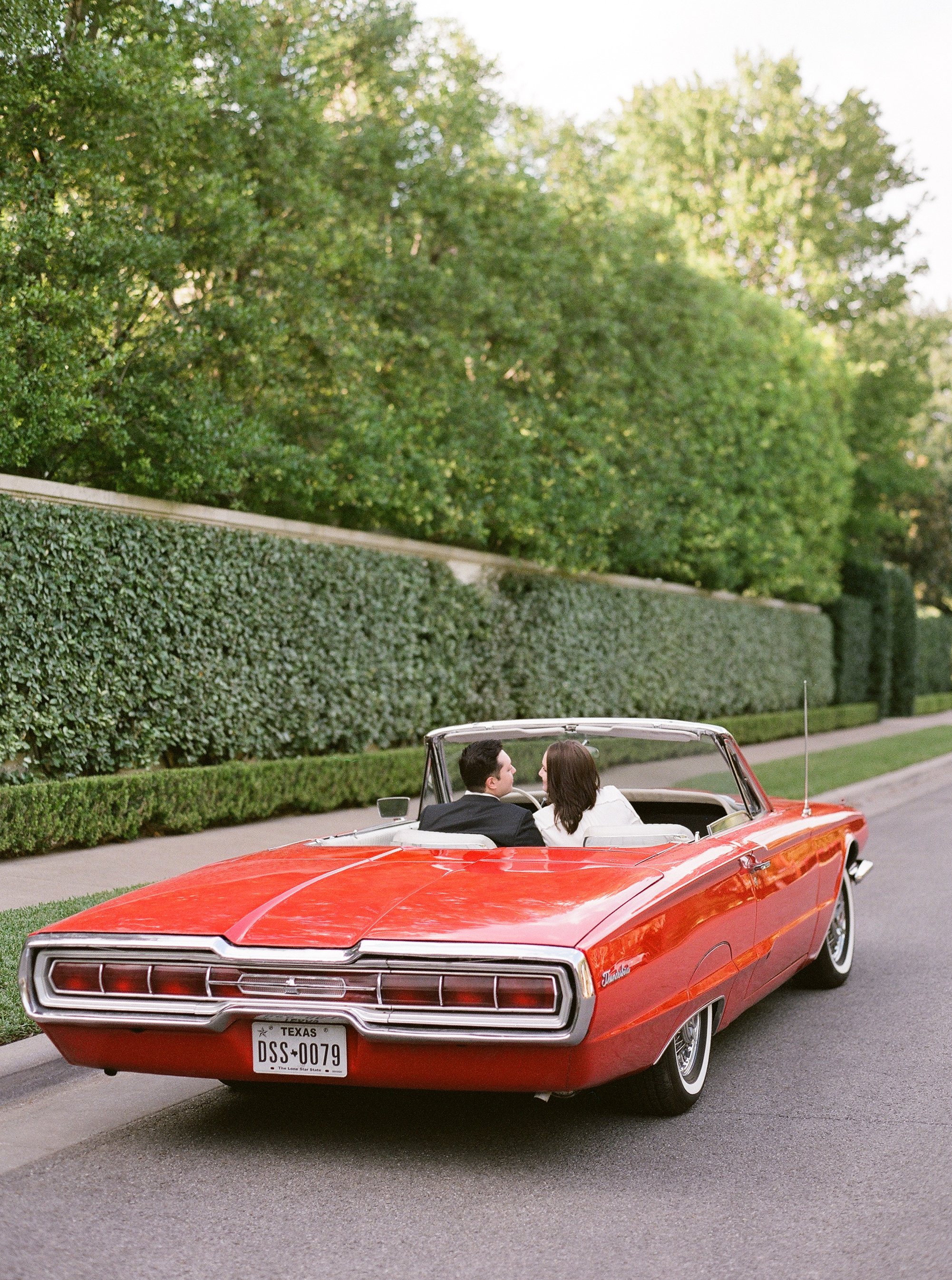 11 - Vintage Wedding Car Style.jpg
