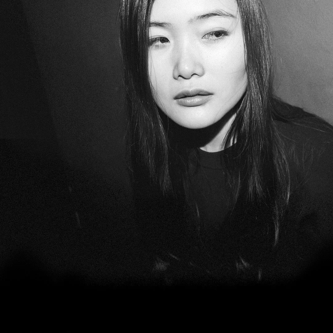 Delayed x Mostra: Lynne