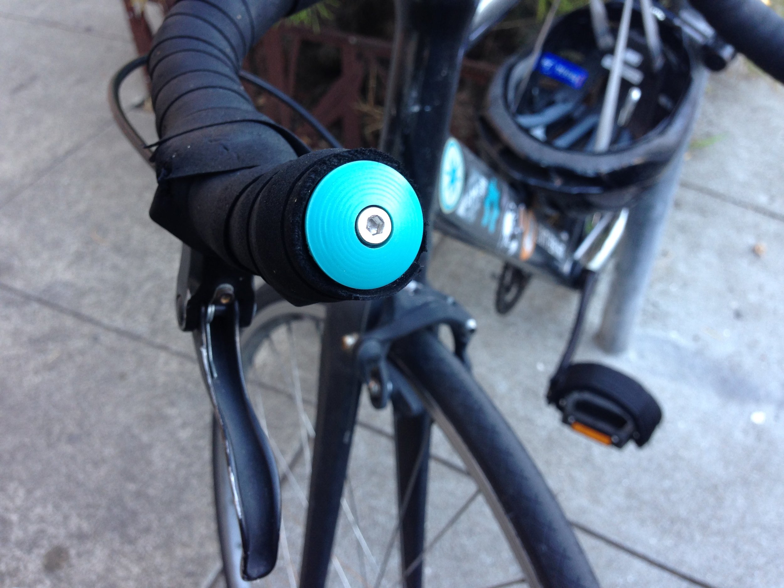 Handlebar Plugs