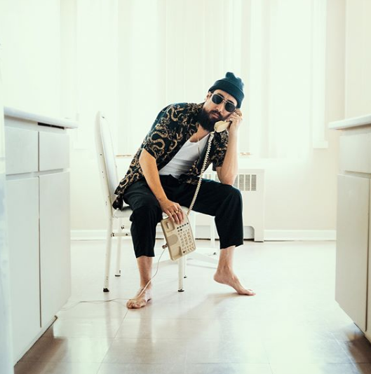 Waiting Time | An One Hour Outfit Challenge