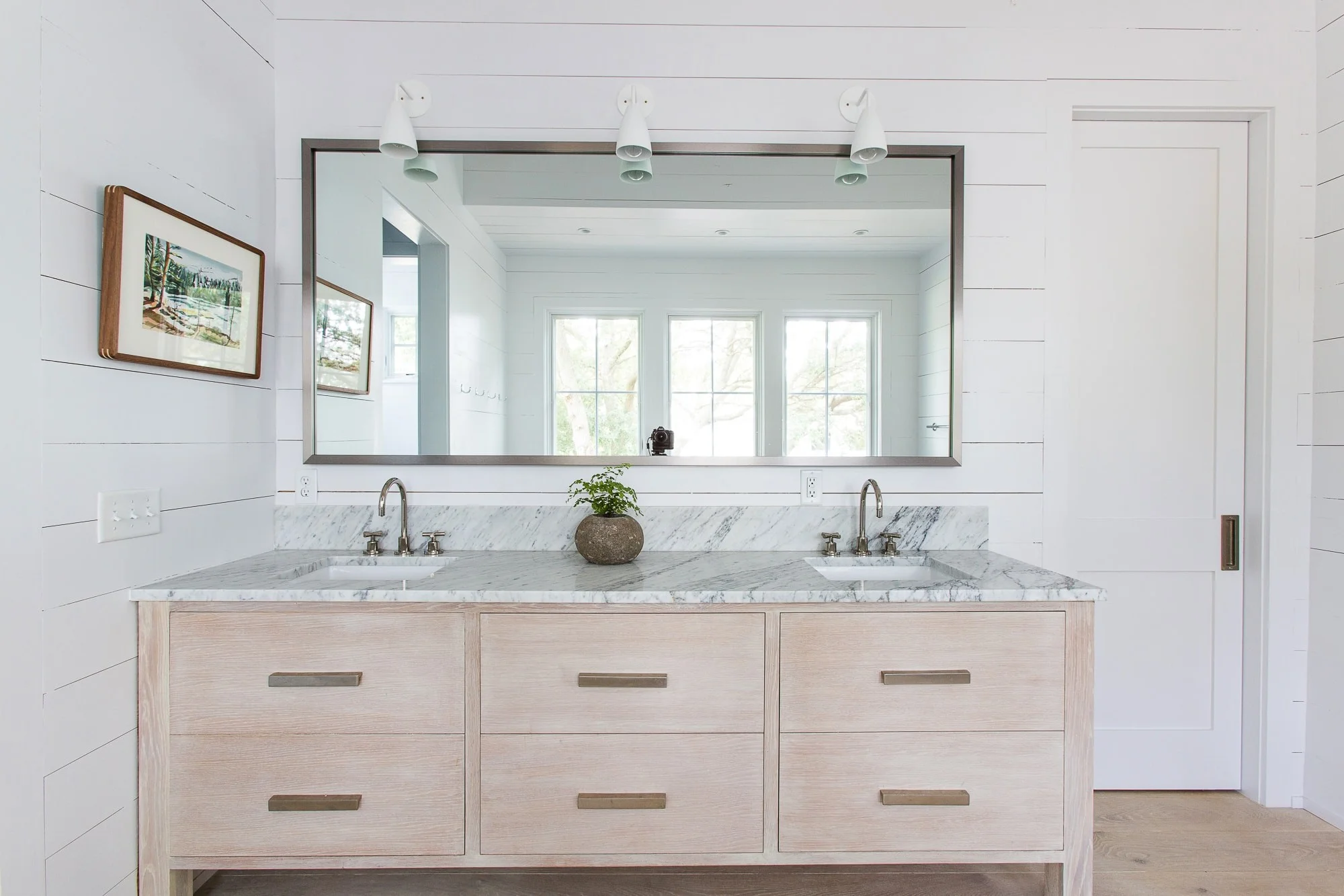 Guide To Custom Bathroom Vanity Styles Synonymous