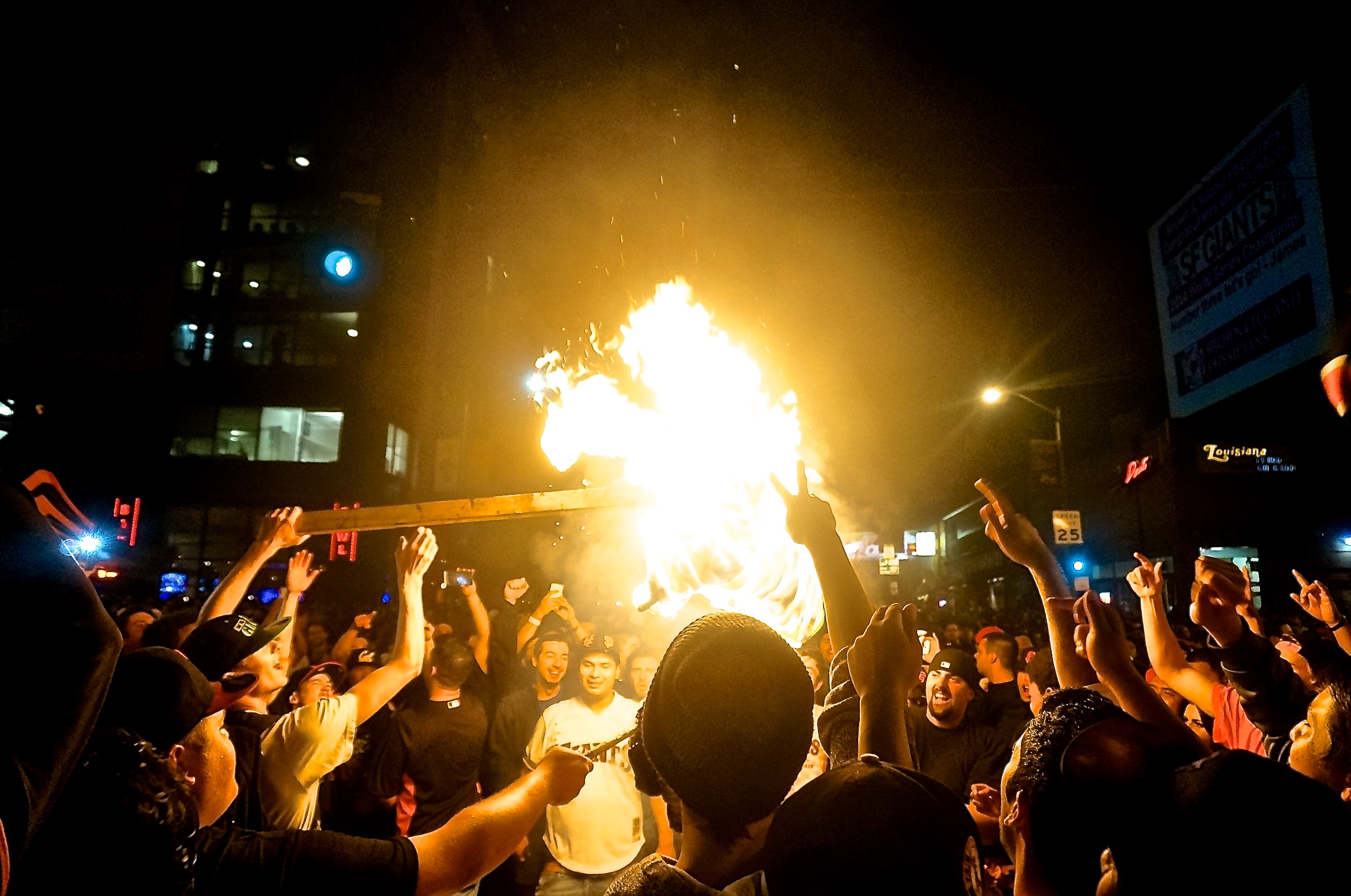 The Giants Win...and SF riots a little (multiple pics)