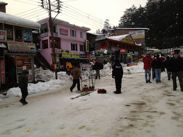 Ski rental - Manali Style.