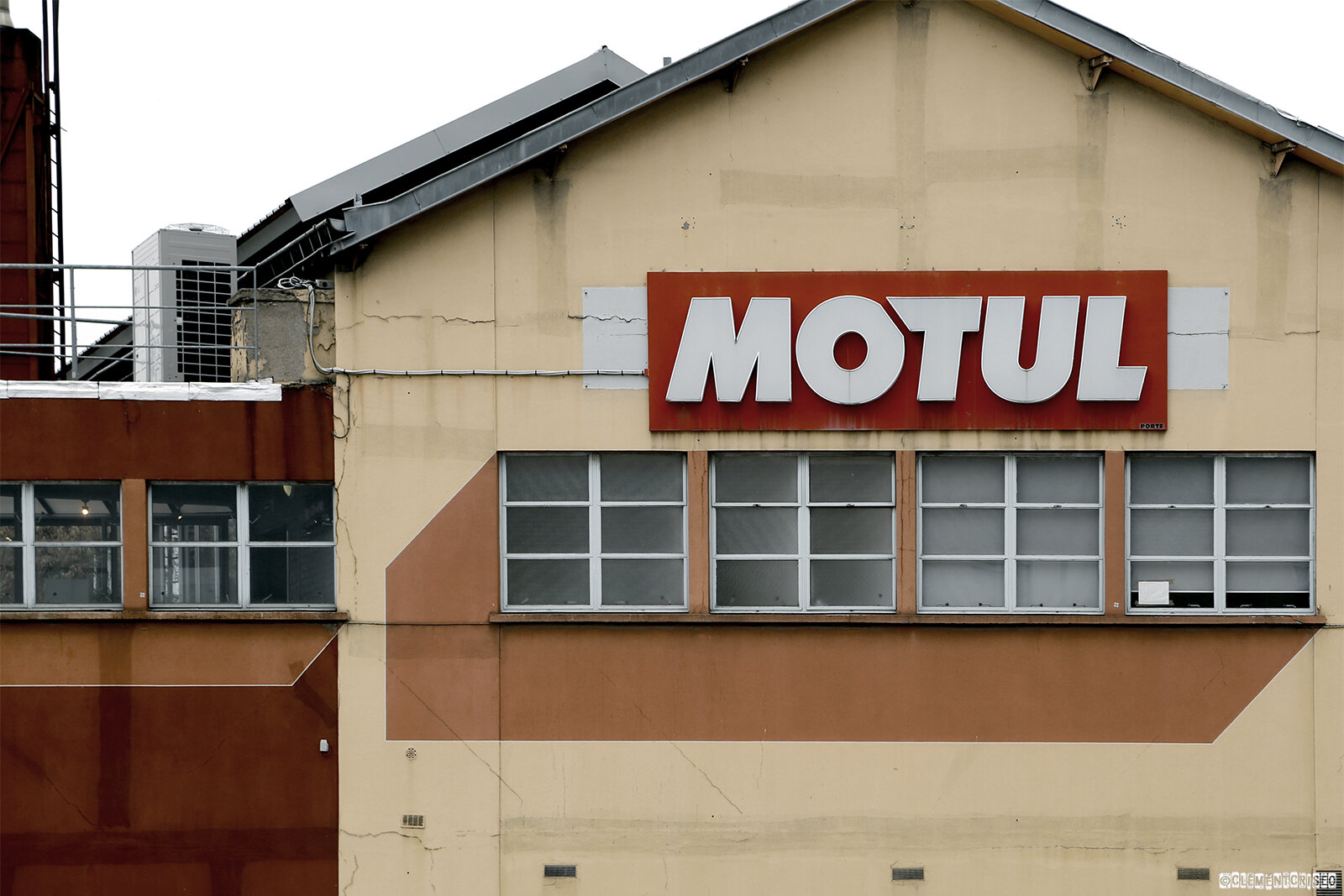 Motul et boule cousu