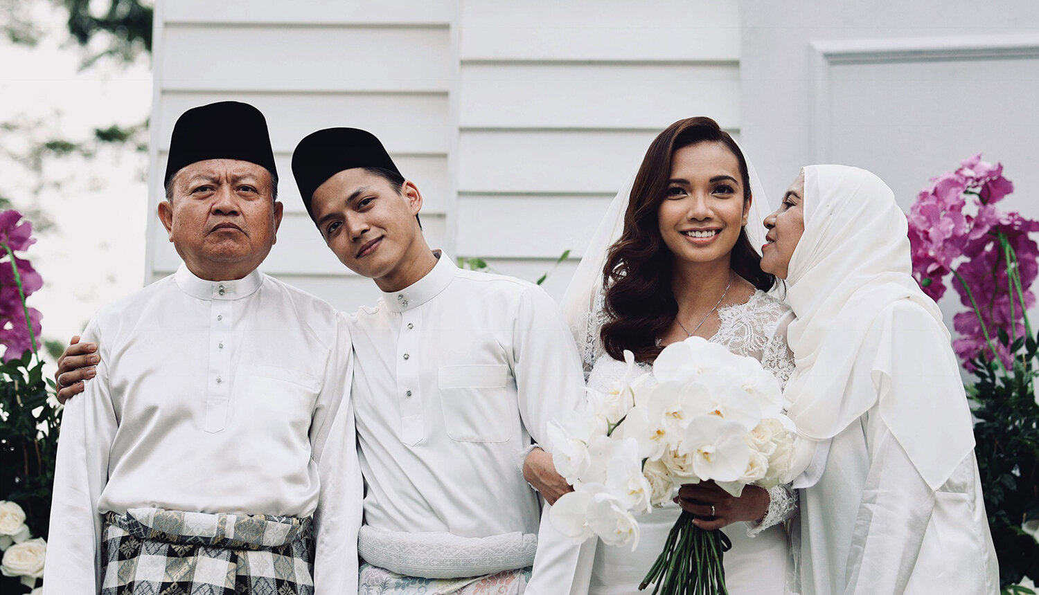 malaysia wedding photographer specialising in destination wedding and engagement portrait all around the world . kurtahs studio . malay wedding solemnisation akad nikah photography kuala lumpur nurita harith wedding gown . 印尼马来婚礼婚纱摄影工作室 . 0109.jpg