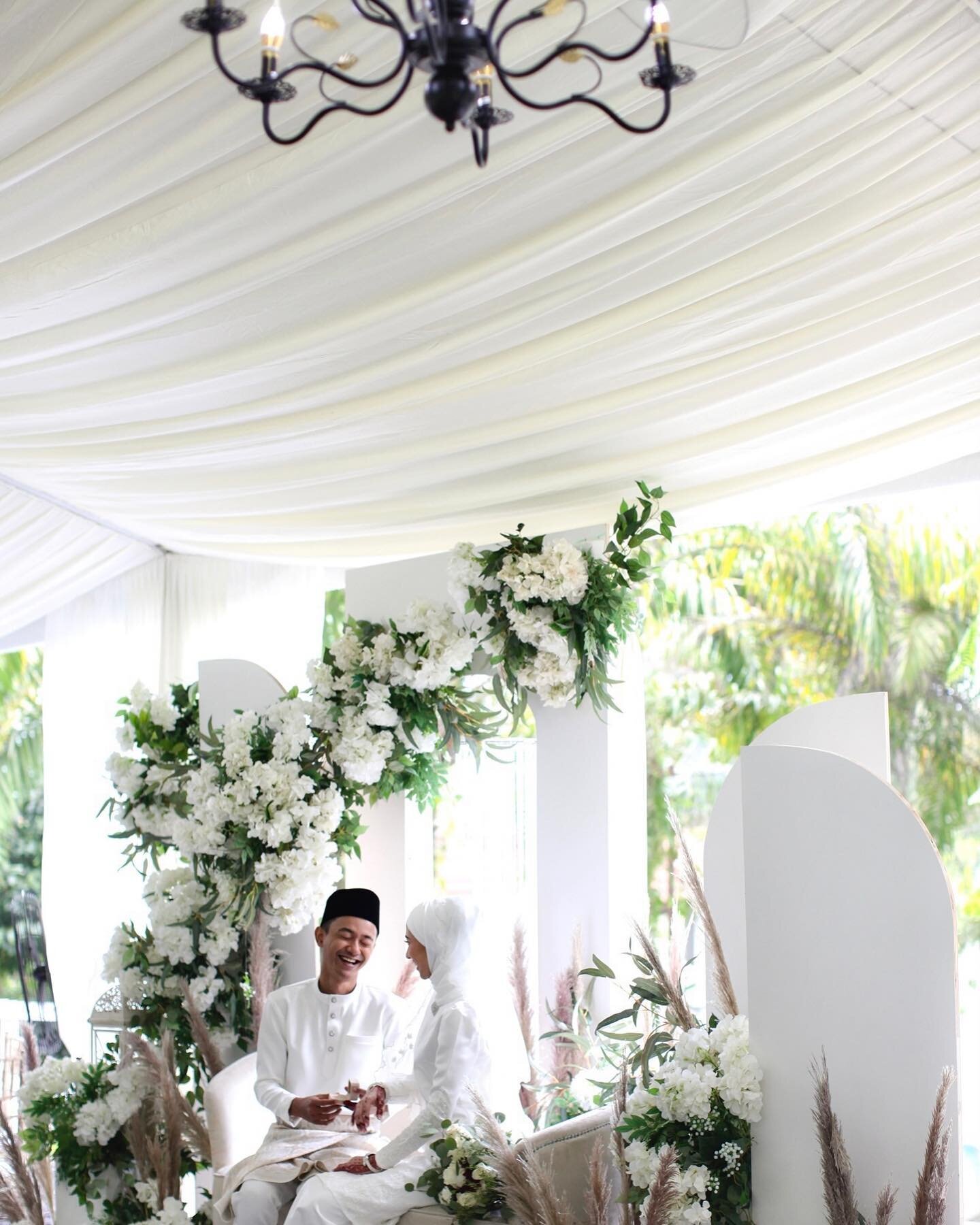 &bull;
Akadnikah of IrsyadEly 
@kurtahs.studio 

brush @natassiasyamin 

#matrimony #klwedding #poolsidewedding #malaysiawedding #akadnikah #weddingku #rangefinder #weddingphotographer #weddingphotojournalism #tietheknot #brides #rangefinder #kurtahs