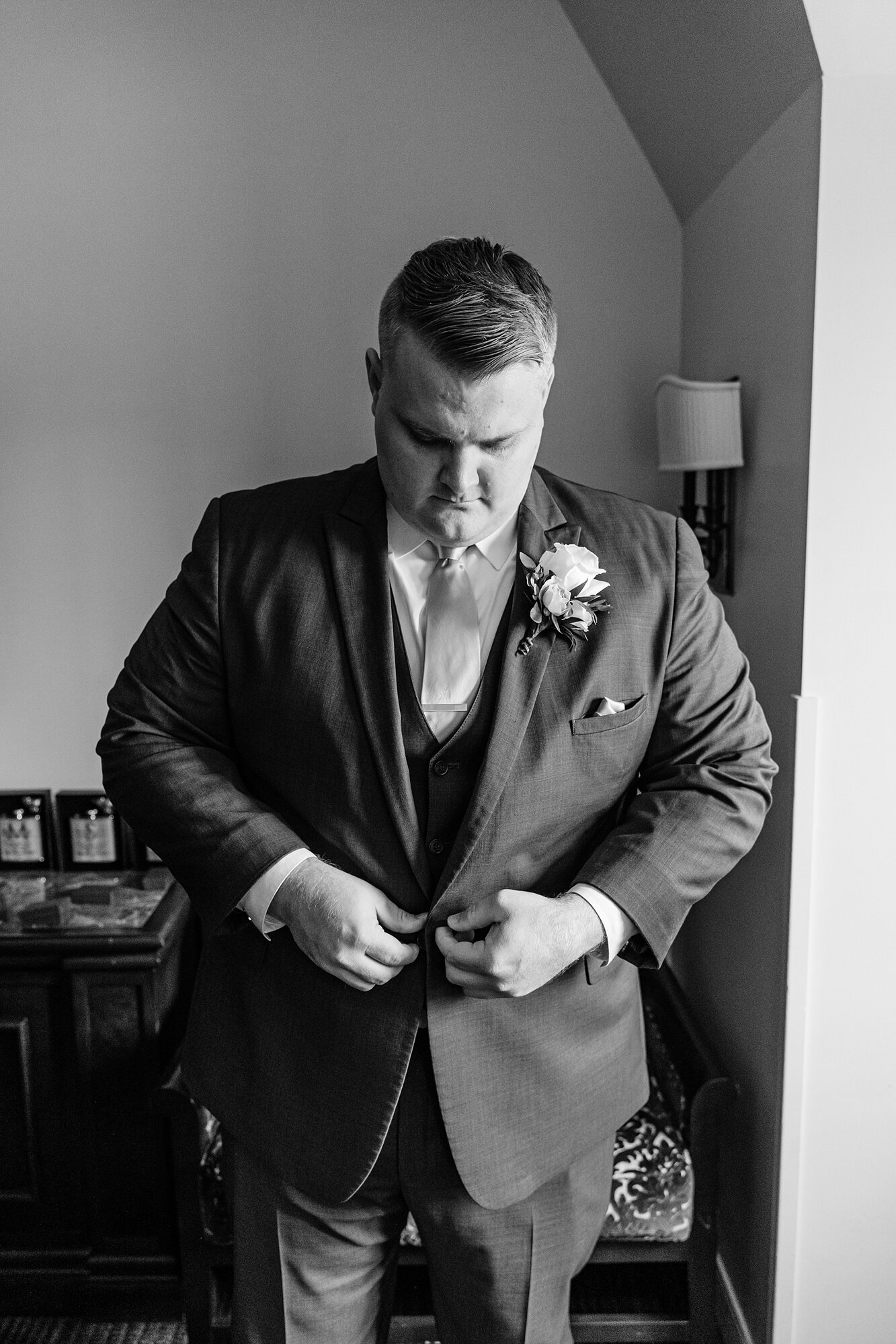 023-Jane-Nate-Katie-Whitcomb-Photography-classic-elegant-University-Notre-Dame-Morris-Inn-groom-getting-ready-wedding.jpg