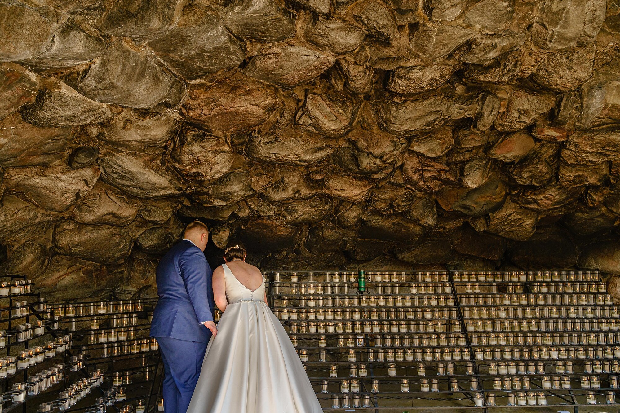 076-Jane-Nate-Katie-Whitcomb-Photography-classic-elegant-University-Notre-Dame-grotto-bride-groom-portraits-wedding.jpg