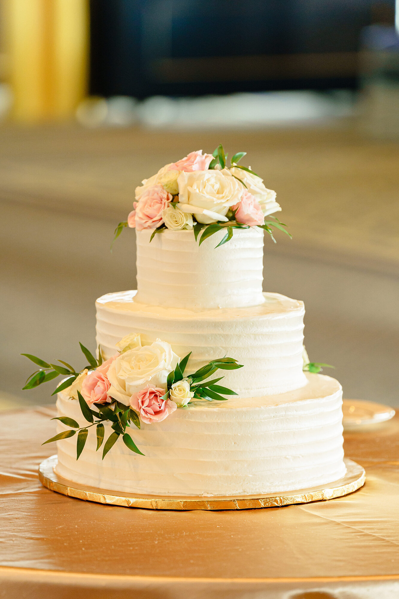 119-Jane-Nate-Katie-Whitcomb-Photography-classic-elegant-University-Notre-Dame-downes-ballroom-reception-details-wedding.jpg