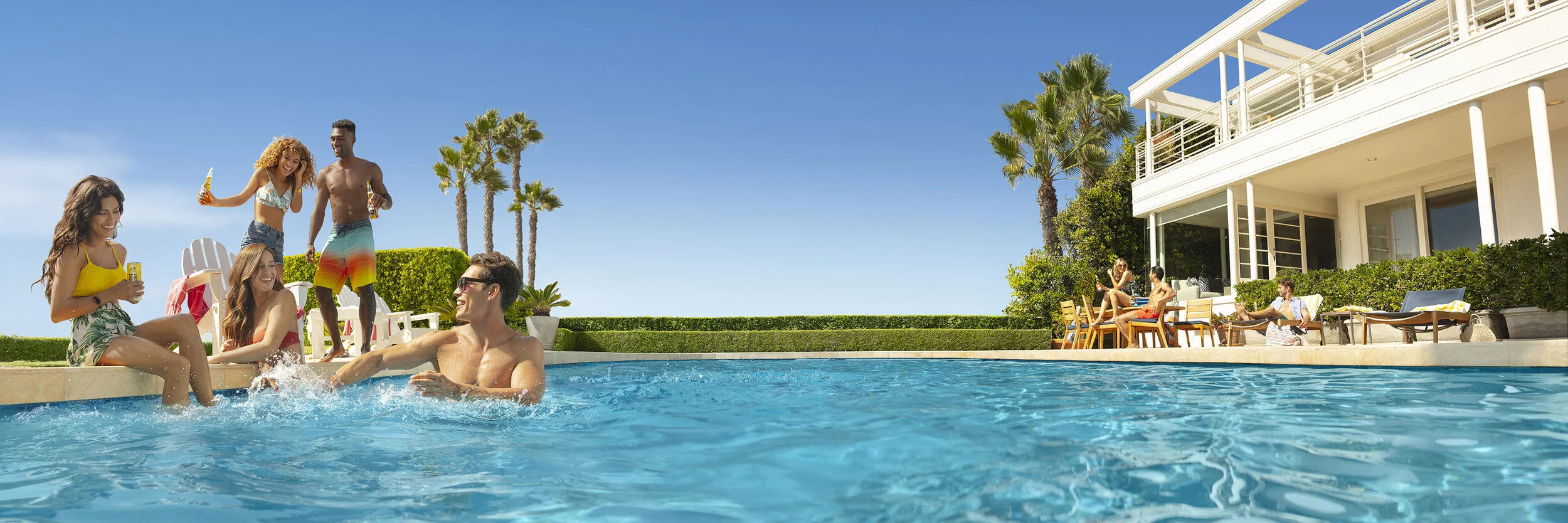 Corona_Pool_Lifestyle.jpg