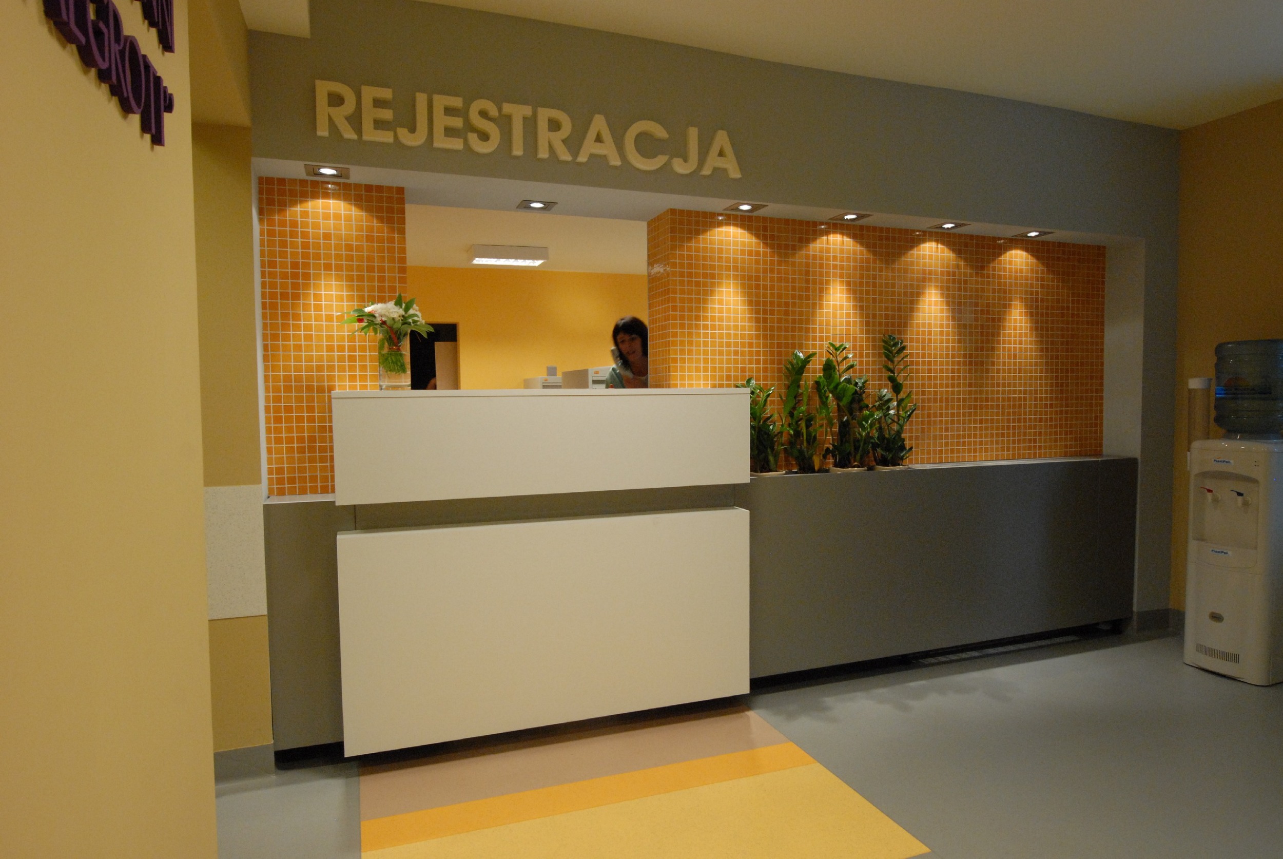 -wnetrze_przychodni_rejestracja.JPG