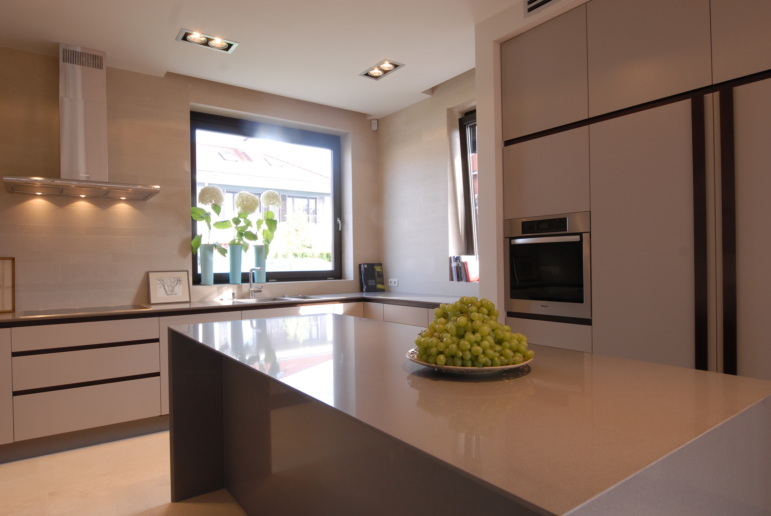 projekt_kuchni_w_kolorze_taupe 16.JPG