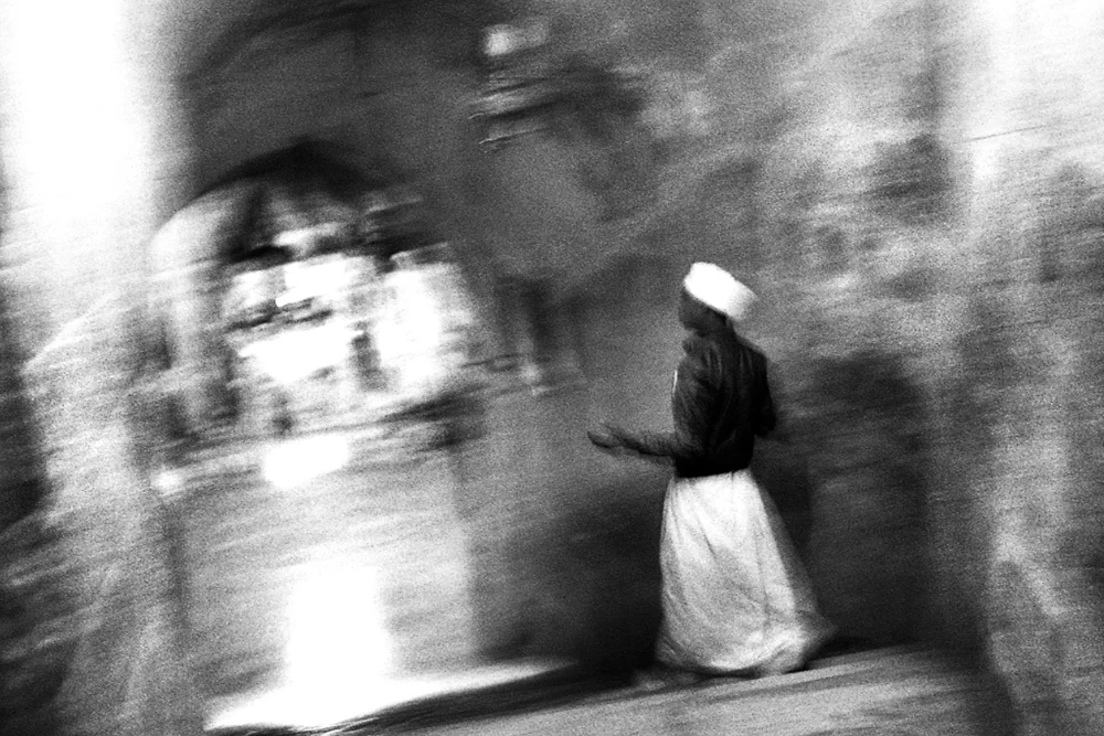  Pilgrim praying in the Holy Sepulchre Church. Jerusalem 2011. 