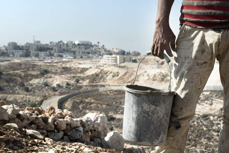 A worker at the cafeteria in the park of Abu Lomon.